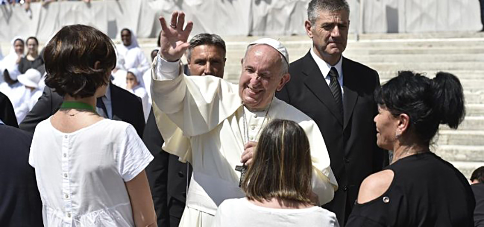 Pope at Audience: the fire of God’s love, the power of His word ...