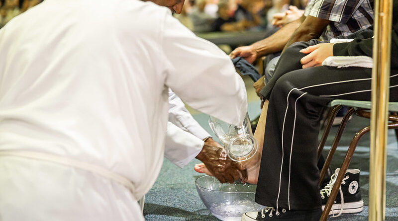 Washing of the feet. Image: Alphonsus Fok/Diocese of Parramatta.