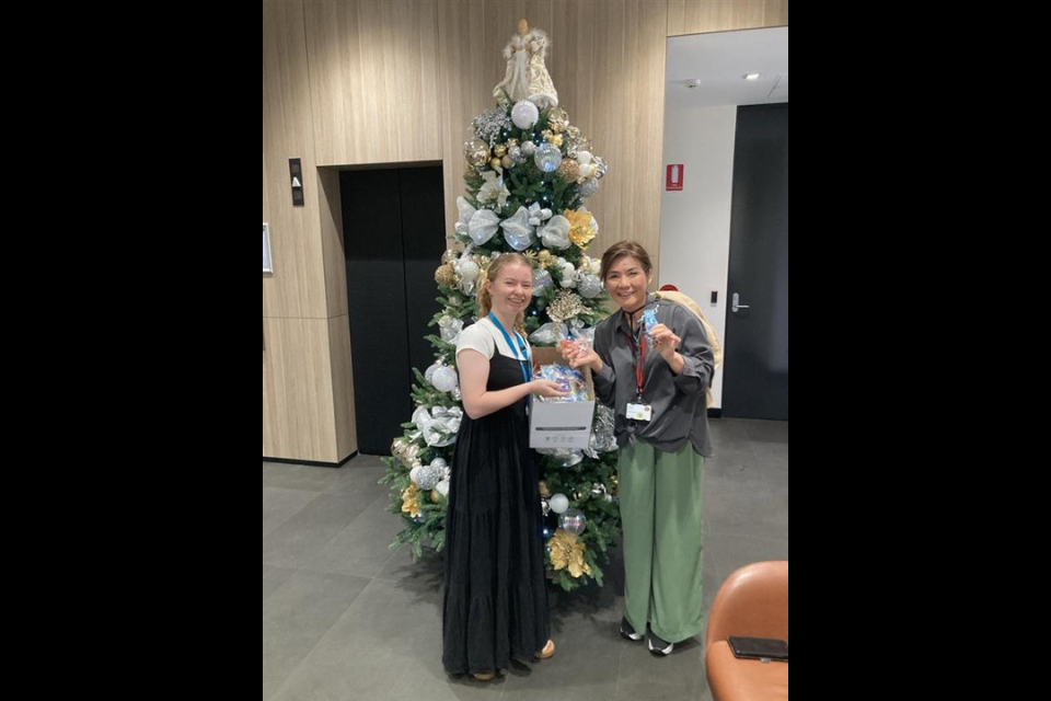 Rosary making workshops support 450 patients and their families