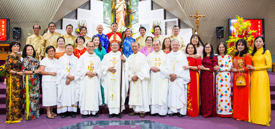 Faith and Tradition Unite: Vietnamese Catholics Ring in Lunar New Year with Bishop Vincent