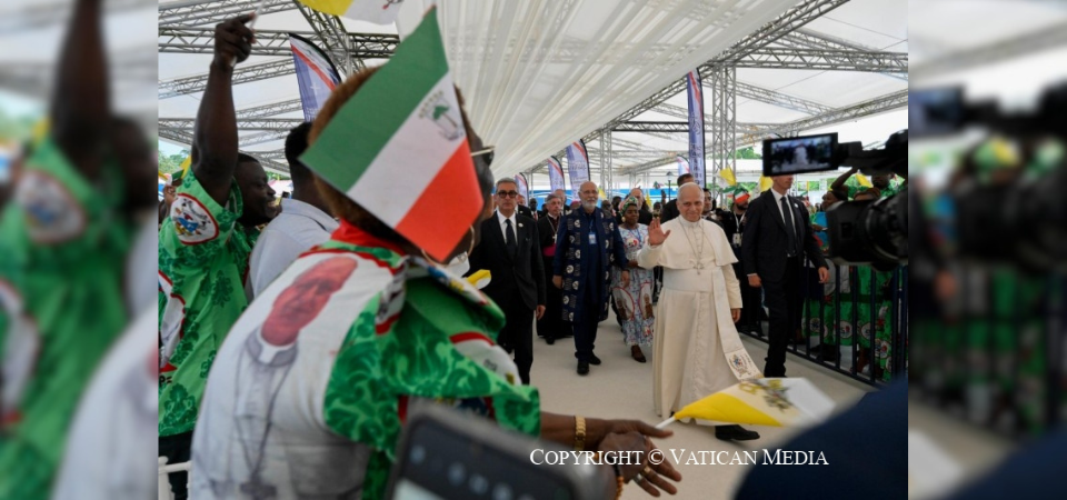 Pope at hospital in Equatorial Guinea: Small acts of kindness are ‘hidden’ poems of life