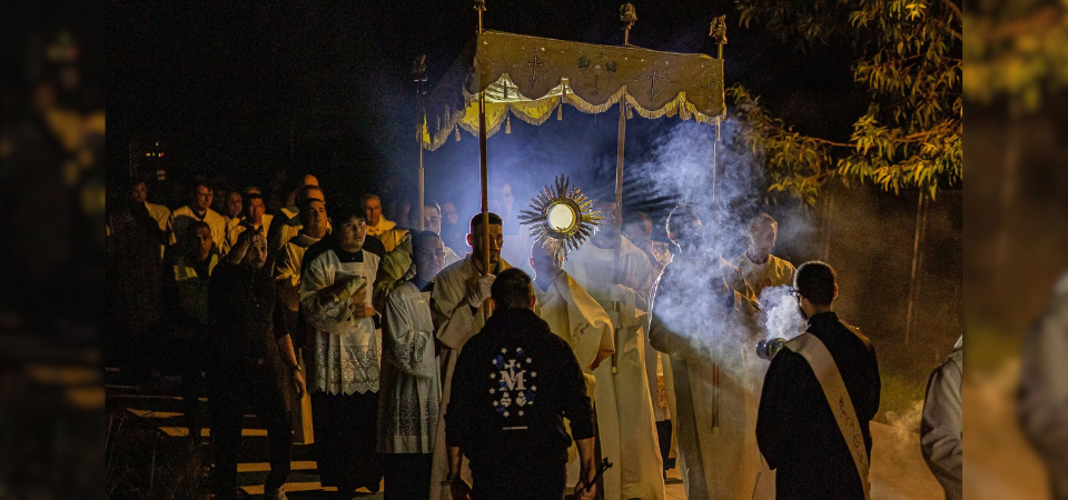 Hundreds join Corpus Christi procession from Harris Park to Parramatta