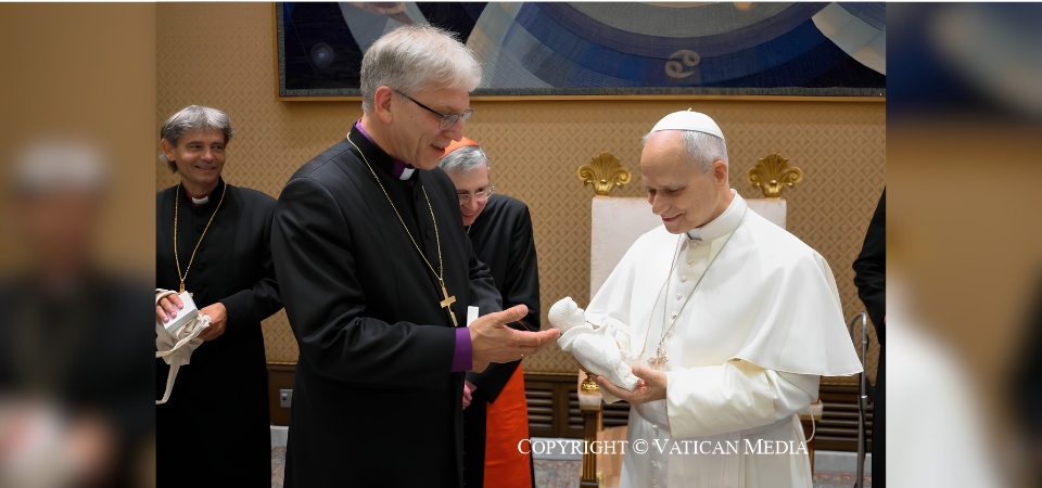 Pope: Christians should seek communion and foster peace together